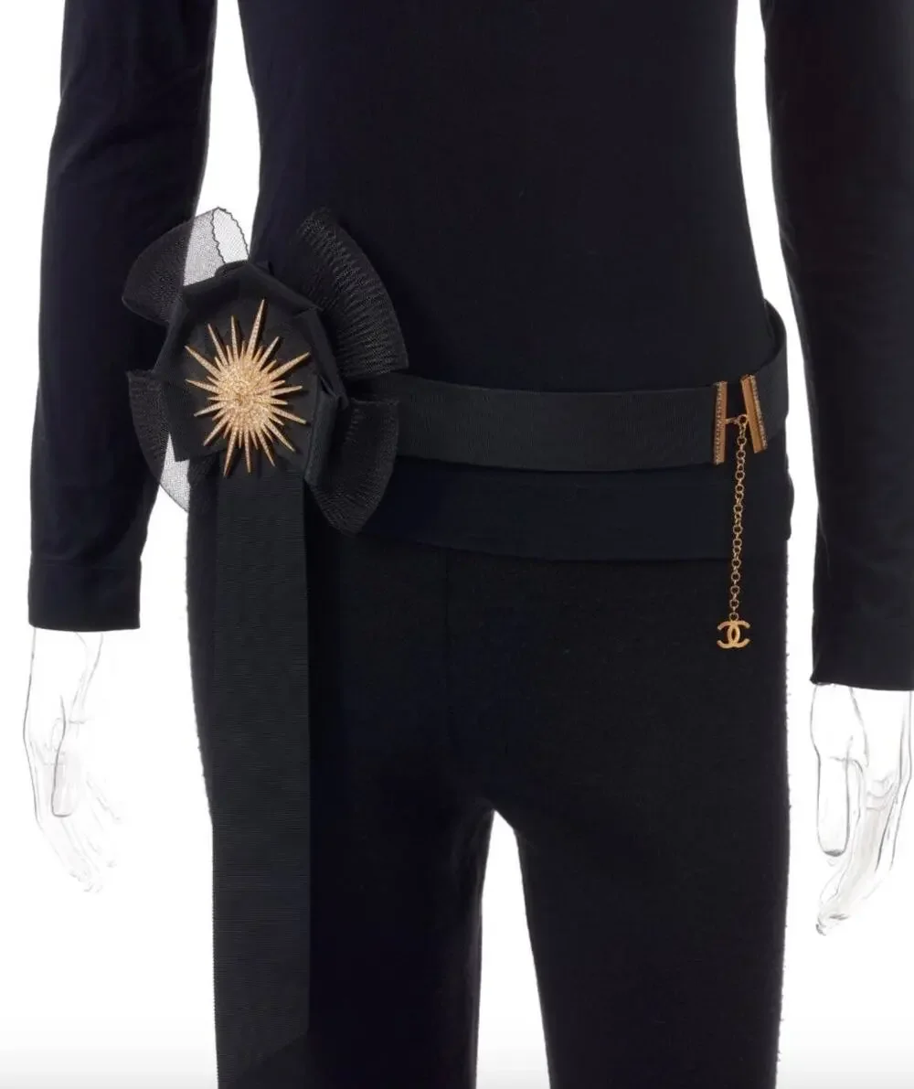 Chanel Black Leather and Grosgrain Belt - Detachable Brooch - Sz34